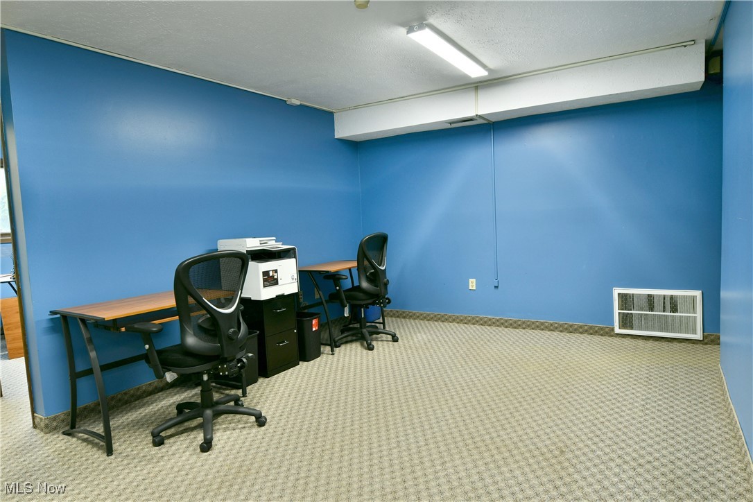 Girard-Loys Corner - Commercial Lease