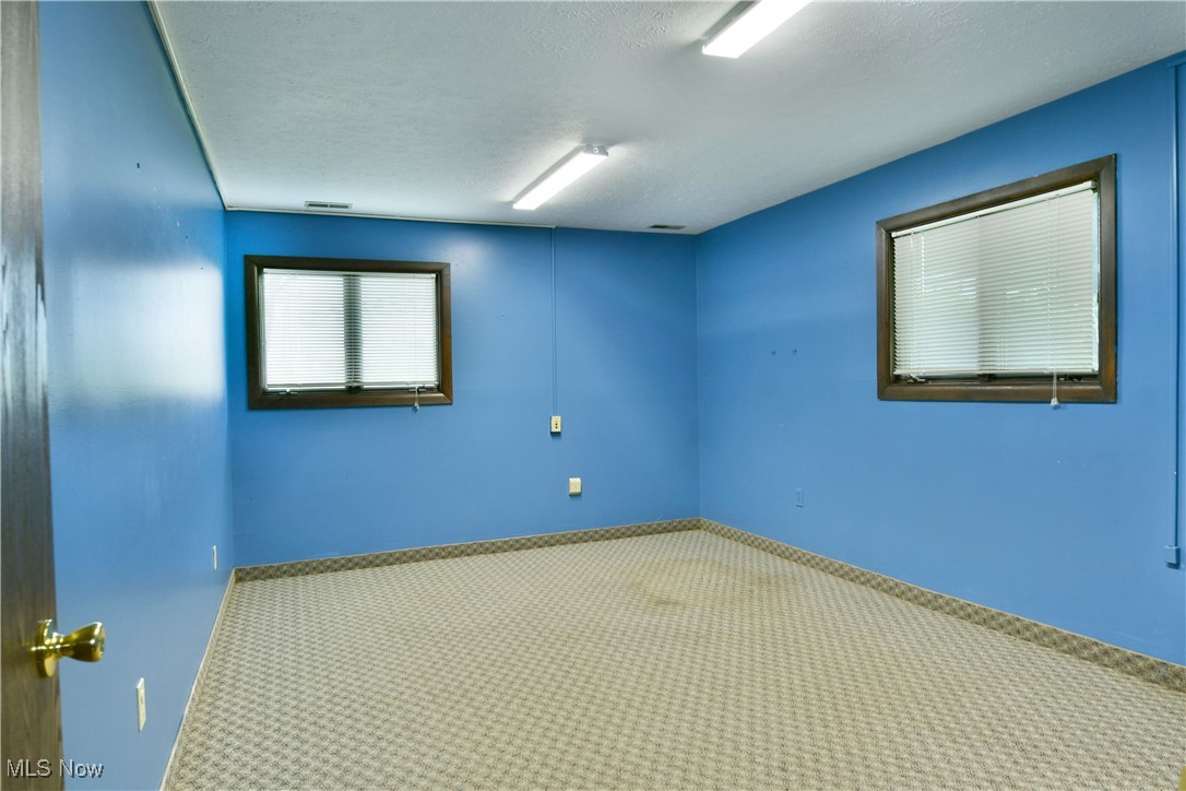 Girard-Loys Corner - Commercial Lease