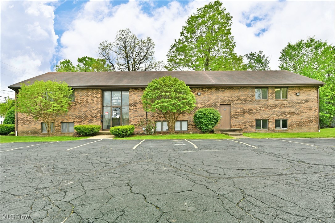 Girard-Loys Corner - Commercial Lease