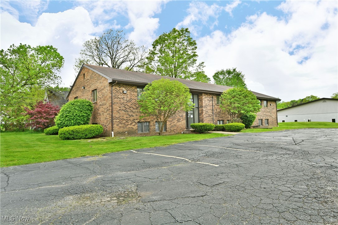 Girard-Loys Corner - Commercial Lease