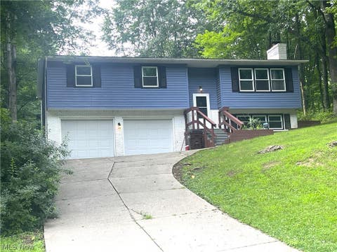 Homes For Sale - 439 Grand Valley Dr Dr<br/> Knox County, Howard, OH 43028