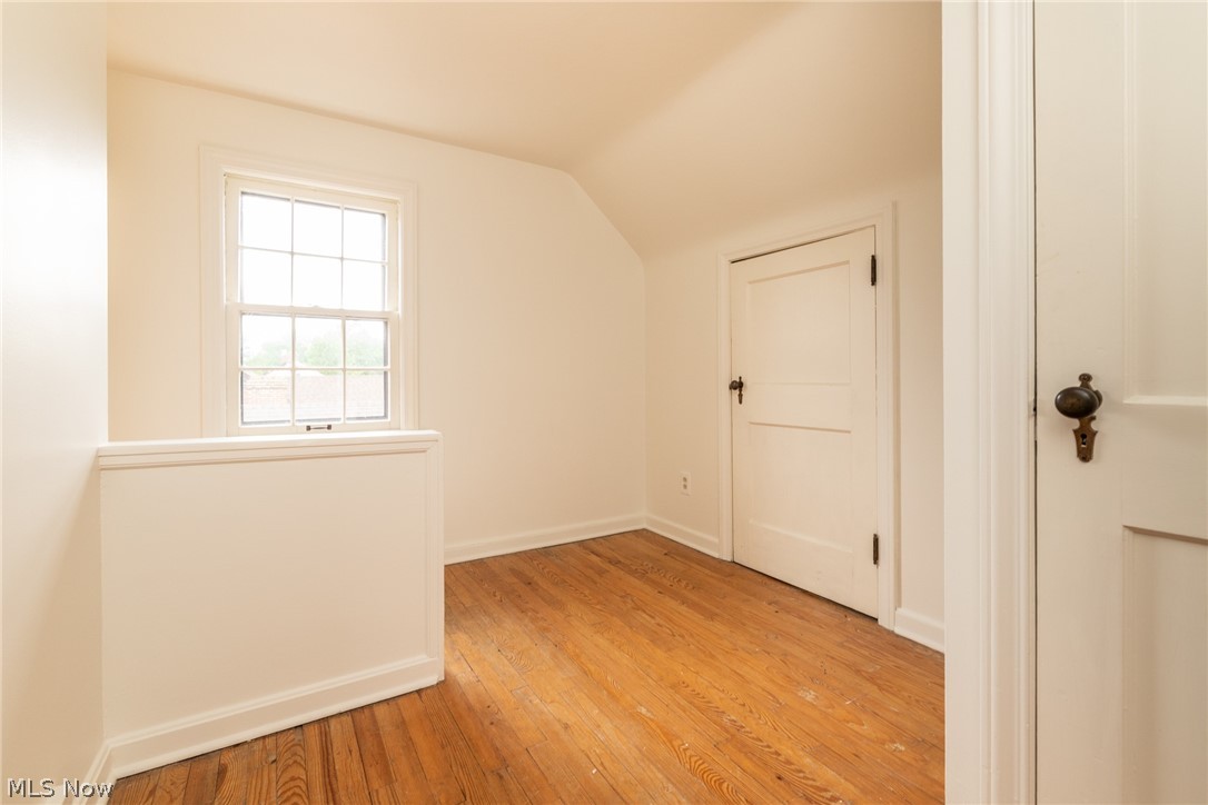 Edward Kneens - Residential