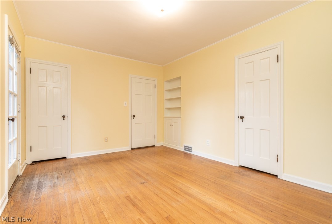 Edward Kneens - Residential