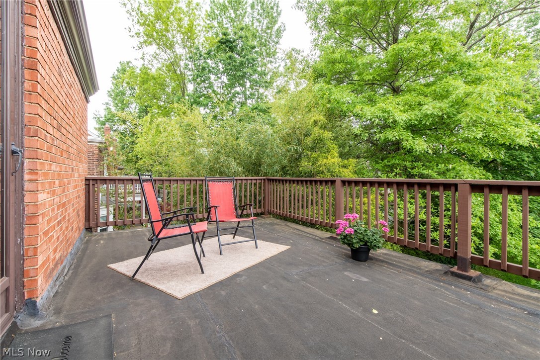 Edward Kneens - Residential