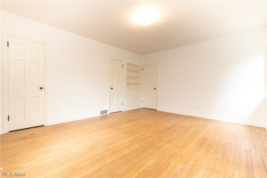 Edward Kneens - Residential