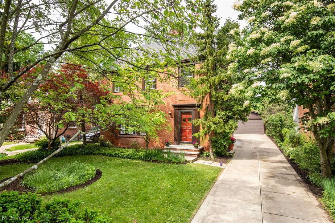 Edward Kneens - Residential