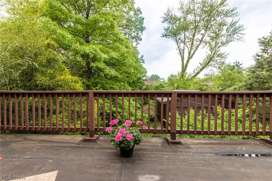 Edward Kneens - Residential