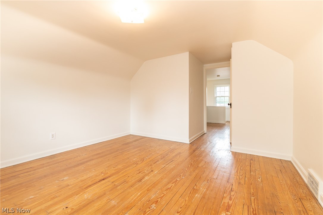 Edward Kneens - Residential