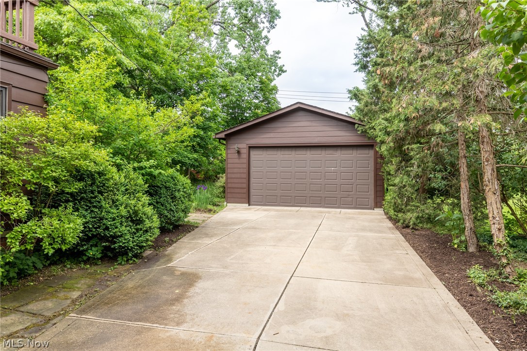 Edward Kneens - Residential