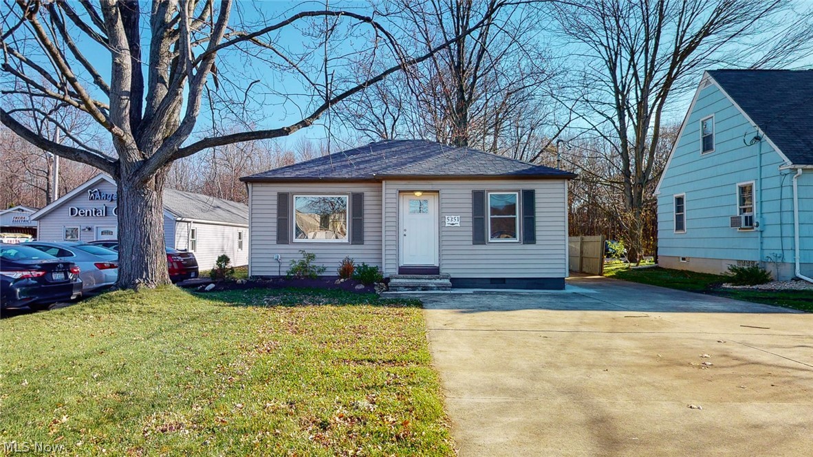 Black River 01 - Residential