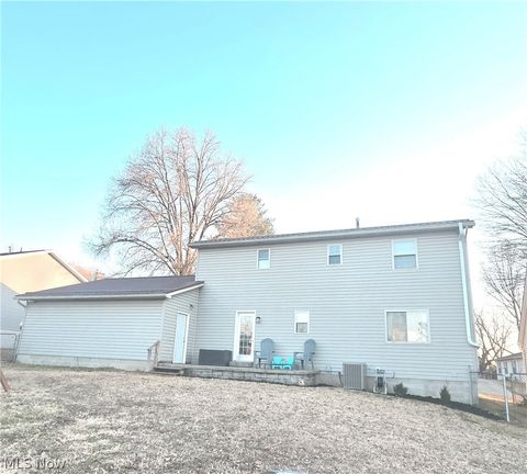 Tiny photo for 1317 19 Street, Vienna, WV 26105 (MLS # 5190265)