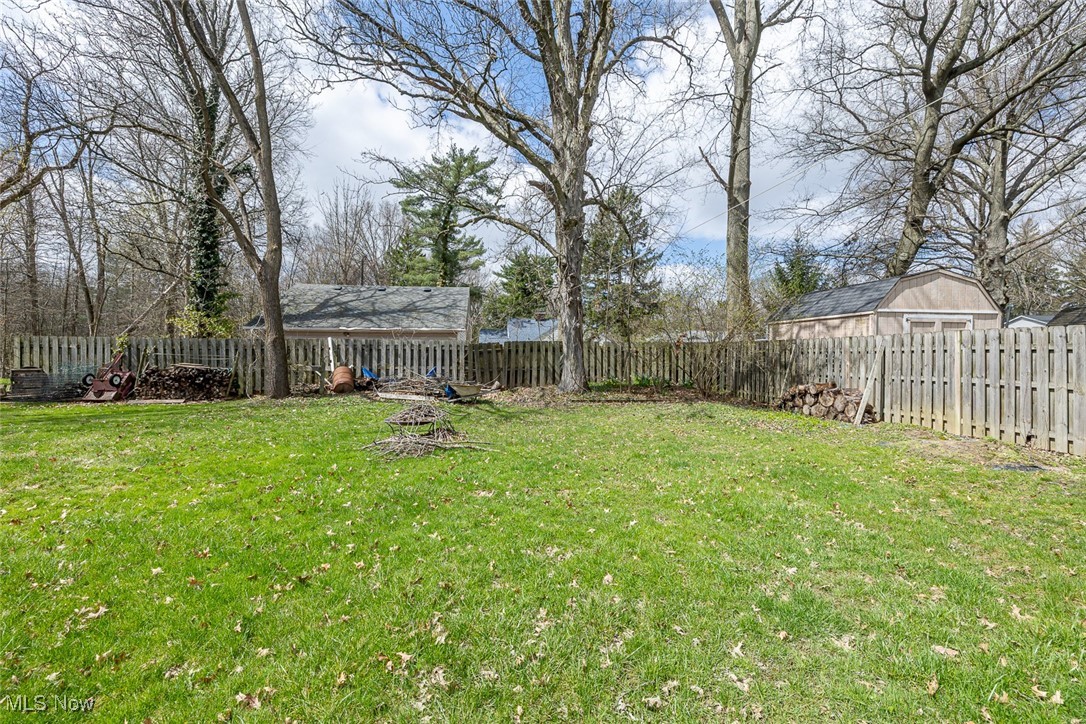 8358 Mapleway Dr, Olmsted Falls, Ohio image 35