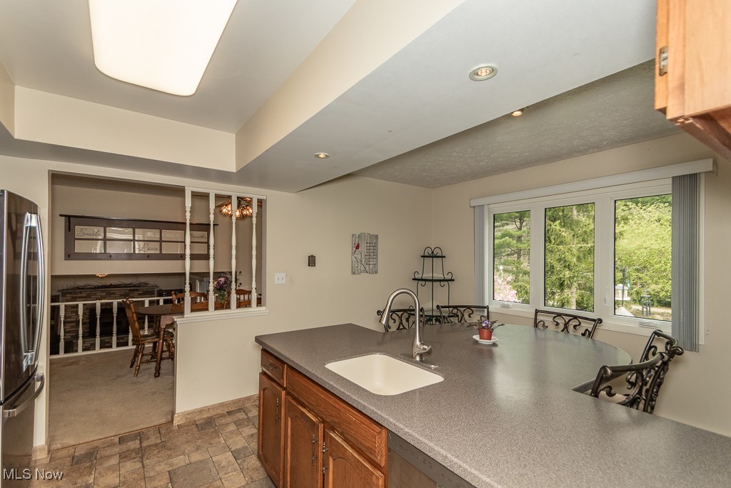 10410 Pinegate Drive, Chardon, Ohio image 12