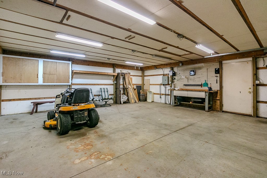 10410 Pinegate Drive, Chardon, Ohio image 37