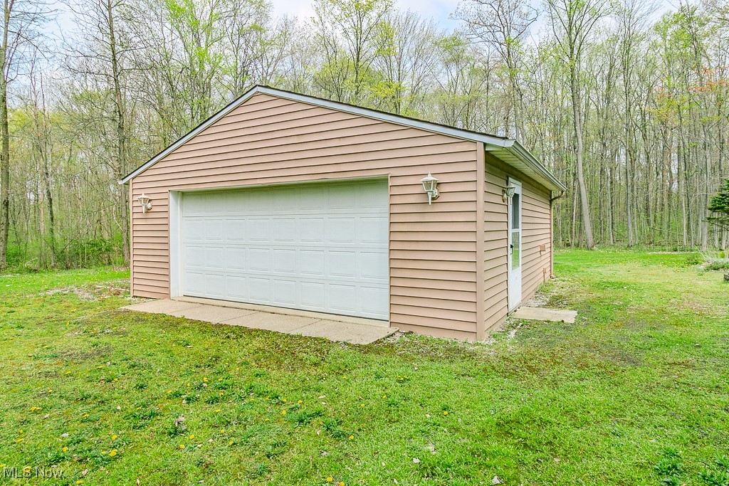 10410 Pinegate Drive, Chardon, Ohio image 36