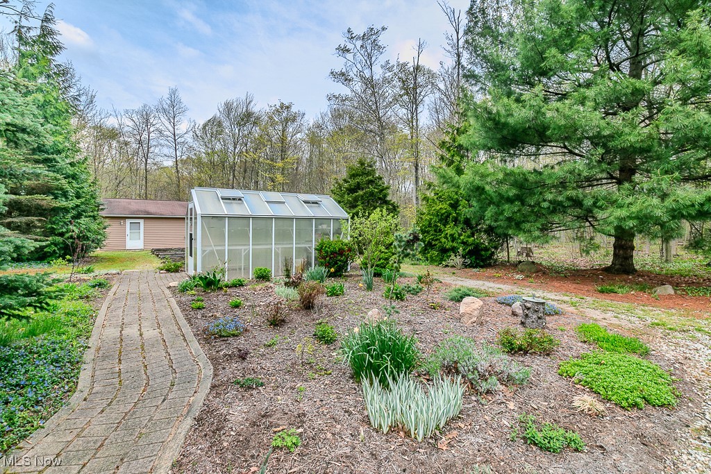 10410 Pinegate Drive, Chardon, Ohio image 32