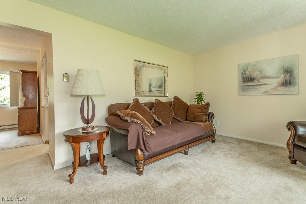 10410 Pinegate Drive, Chardon, Ohio image 5