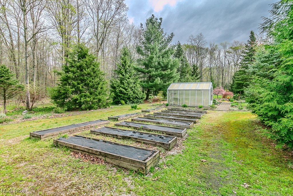 10410 Pinegate Drive, Chardon, Ohio image 35