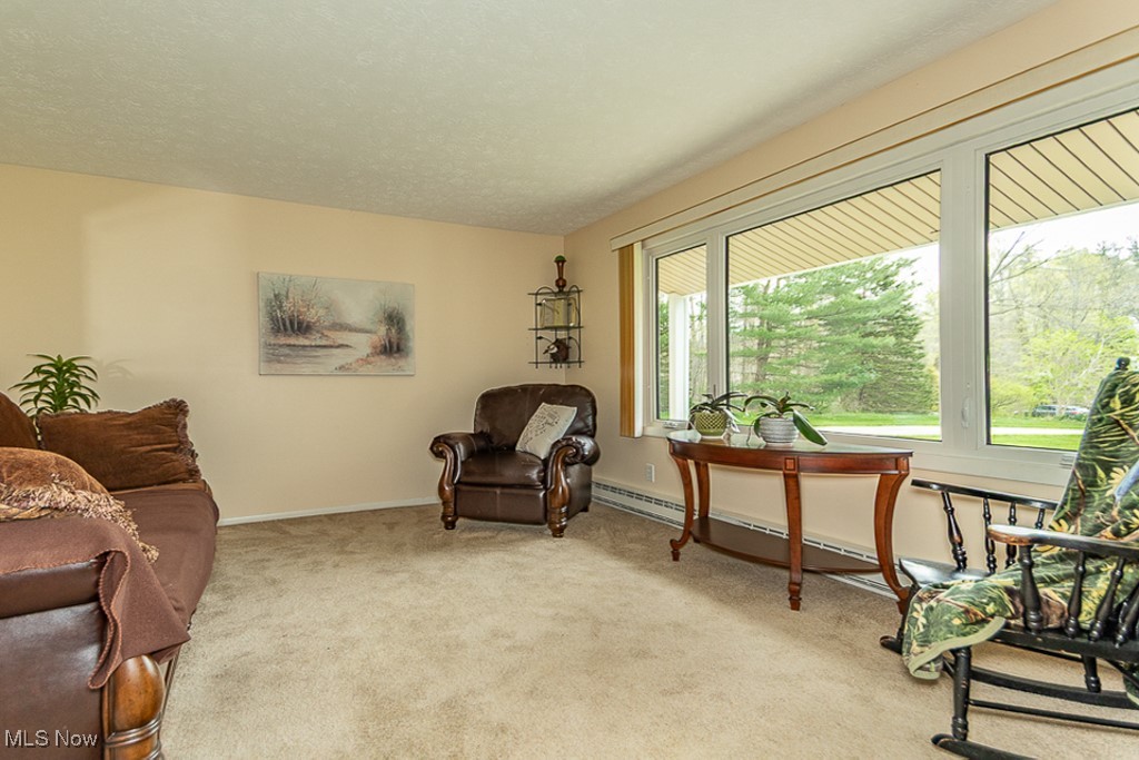10410 Pinegate Drive, Chardon, Ohio image 3