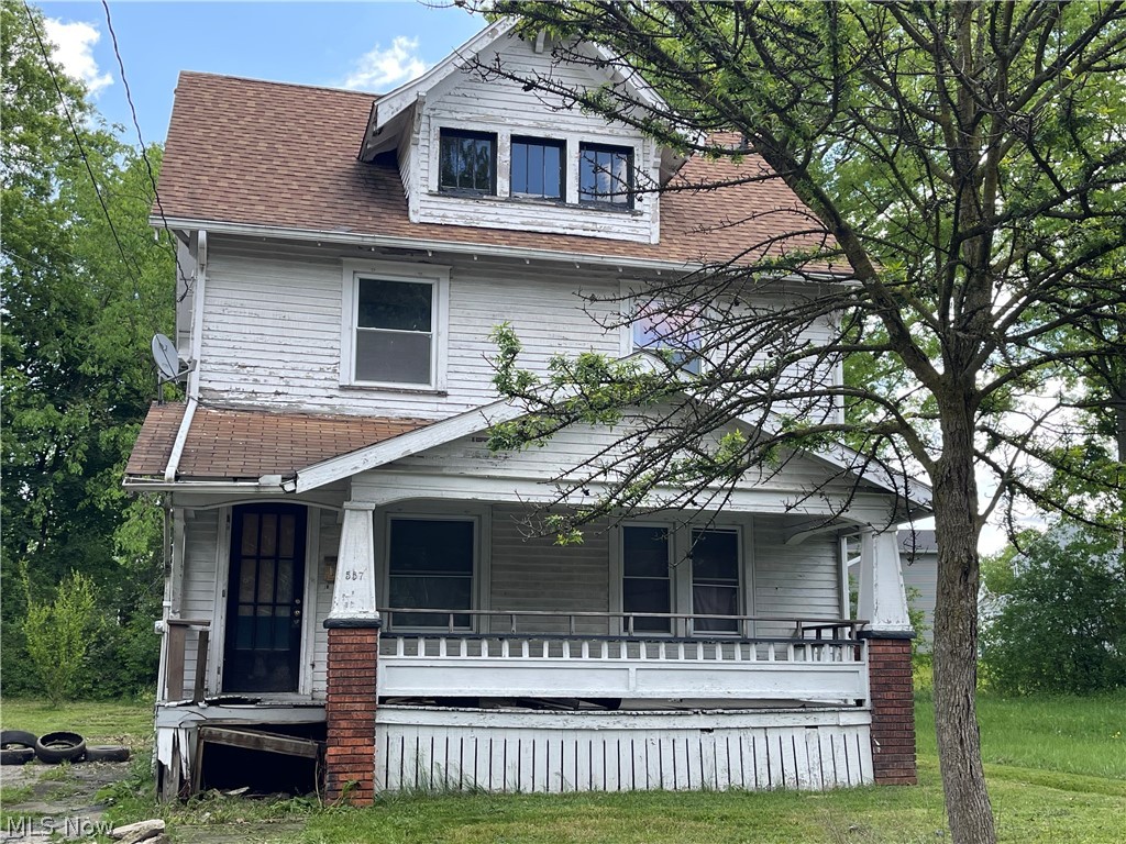 Welcome to your next project in charming Akron! This home presents a golden opportunity for investors or DIY enthusiasts looking to restore a piece of Akron's history. Owner also selling adjacent property at 553 Wildwood. Buy both for an excellent investment. Nestled on a quiet street, this property offers endless potential for renovation and customization. With its classic architecture and spacious layout, this home is a blank canvas awaiting your creative touch. Conveniently located near schools, parks, and amenities, this home offers both comfort and convenience. Home to be sold "As-Is".