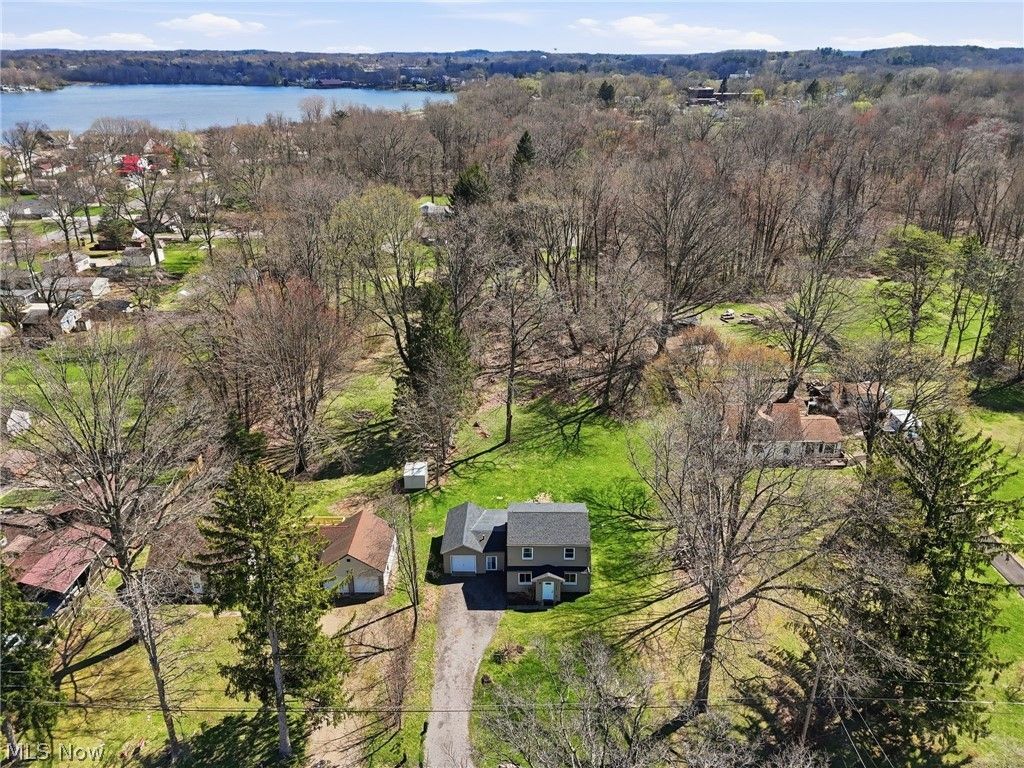 Photo of 1555 Ambre Drive, Akron, OH 44312 (MLS # 5215285)