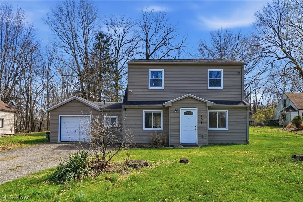 Photo of 1555 Ambre Drive, Akron, OH 44312 (MLS # 5215285)