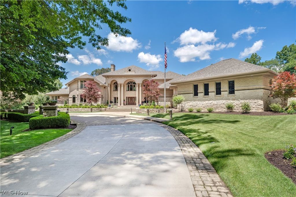 Photo of 1790 Quaker Lane, Salem, OH 44460 (MLS # 5221427)