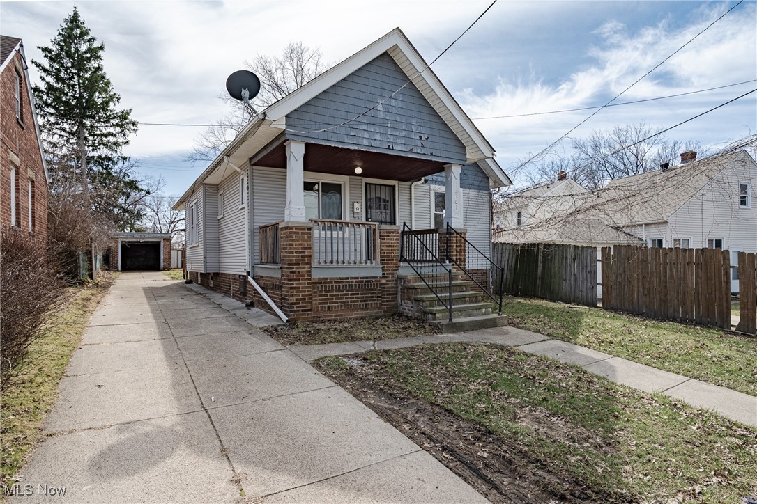 13301 Courtland Avenue, Cleveland, Ohio image 2