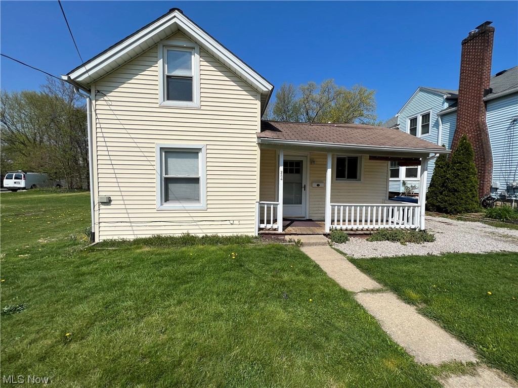 Charming 3 bed 1 bath house minutes away from Lake Erie College and downtown Painesville! Perfect for a first time home buyer or rental property! This house is updated with newer floors, newer bath room and kitchen. This home is virtually move in ready. The lot next-door is included. Zoned R1, sitting on .1538 acres. Buy this house and build another one! Great packaged deal. This won't last long. Call or schedule for a showing today.