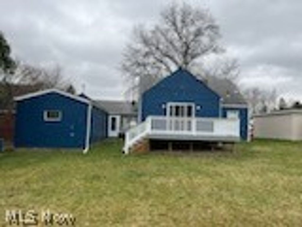 Photo of 917 S Schenley Avenue, Youngstown, OH 44509 (MLS # 5197192)