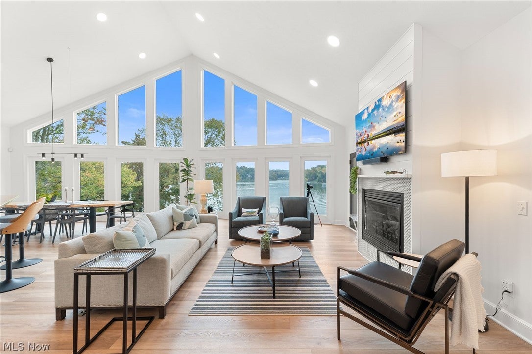 140 W Mohawk Drive