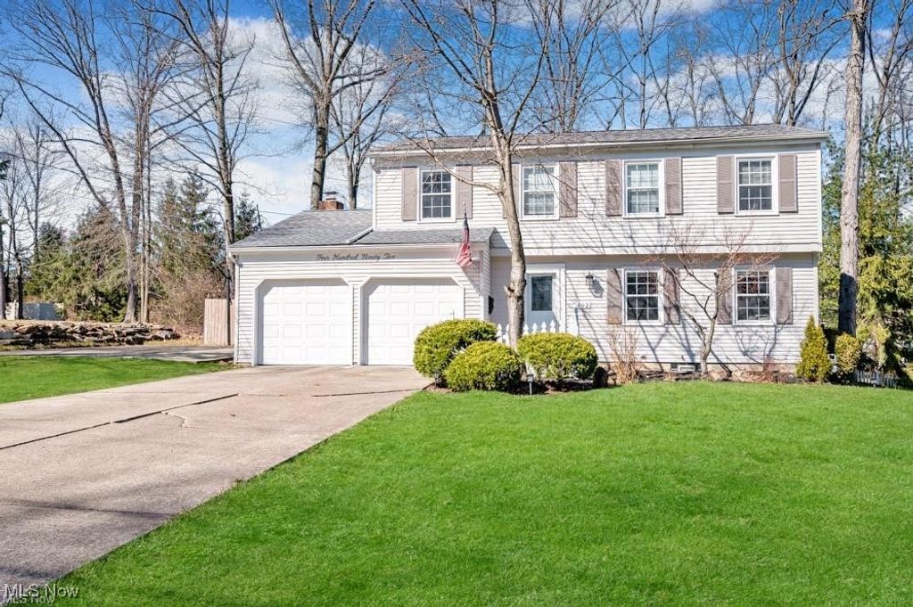 Photo of 492 Hickory Hollow Drive, Canfield, OH 44406 (MLS # 5175956)