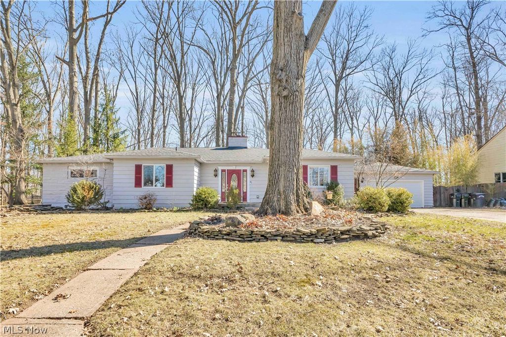 Photo of 914 Garford Avenue, Elyria, OH 44035 (MLS # 5202606)