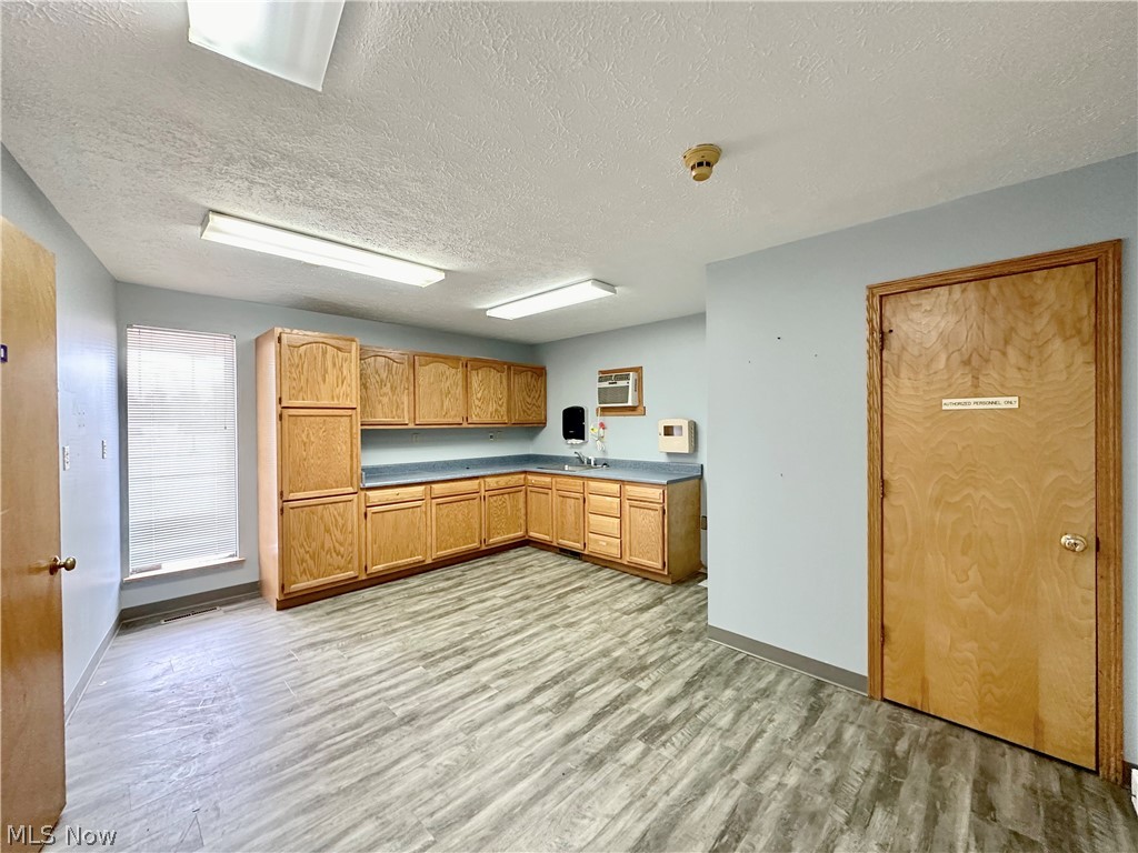 G Cry Spg Adn - Commercial Sale