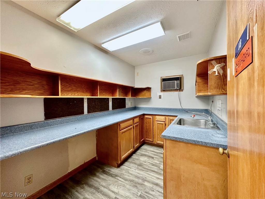 G Cry Spg Adn - Commercial Sale