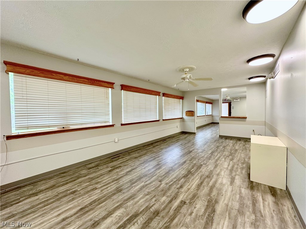 G Cry Spg Adn - Commercial Sale