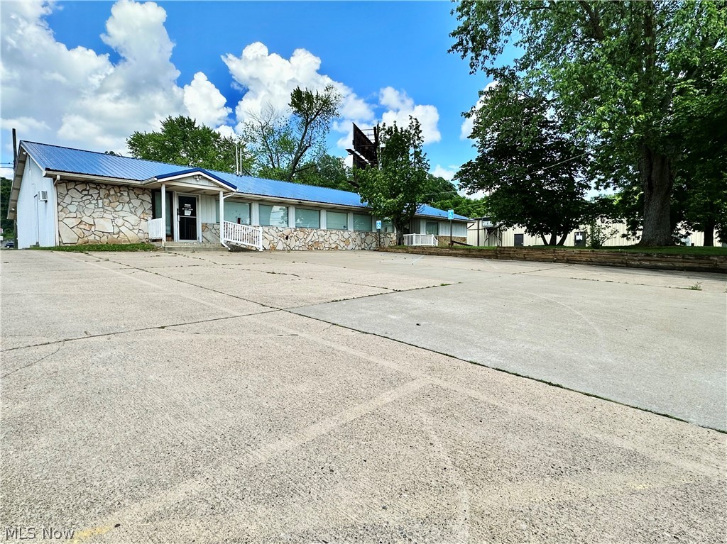 G Cry Spg Adn - Commercial Sale