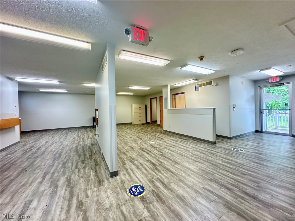 G Cry Spg Adn - Commercial Sale