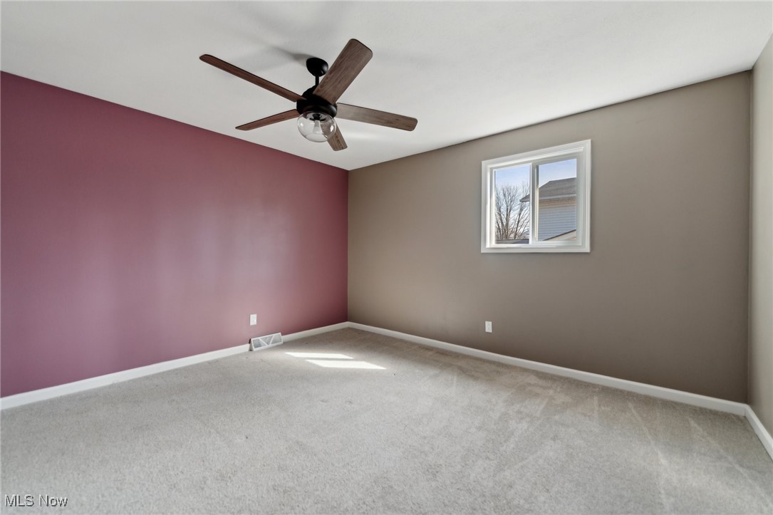 649 University Avenue, Elyria, Ohio image 24