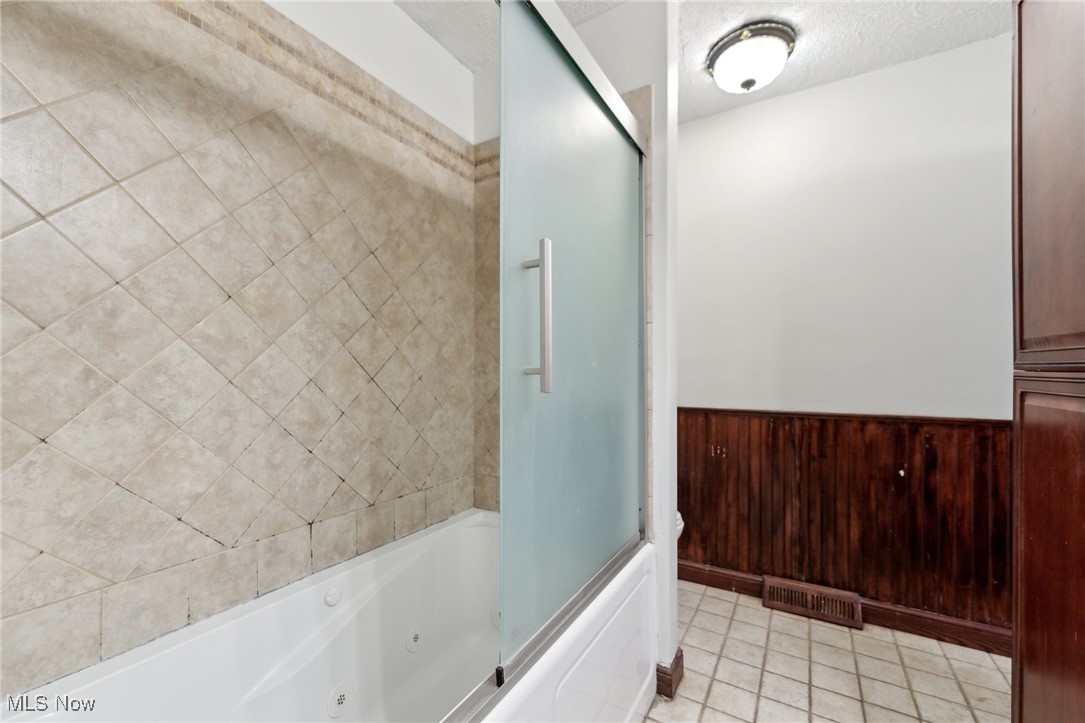 649 University Avenue, Elyria, Ohio image 33