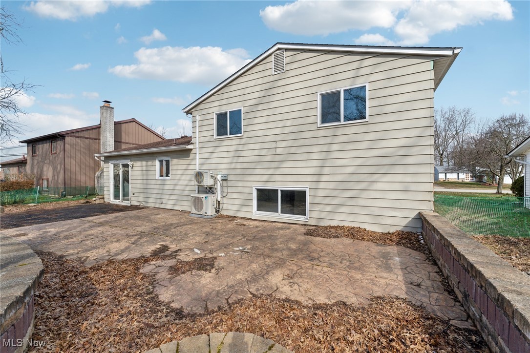 649 University Avenue, Elyria, Ohio image 8