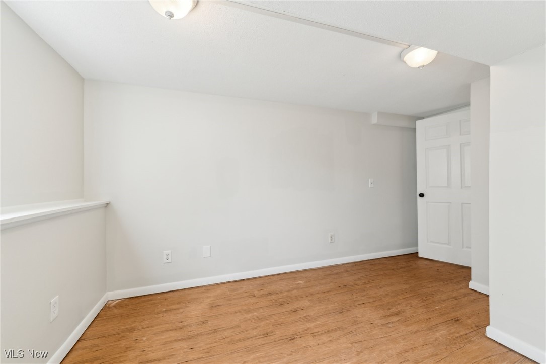 649 University Avenue, Elyria, Ohio image 34