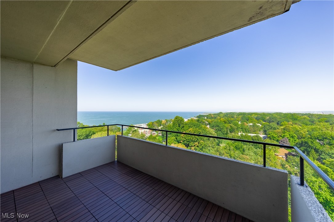 One Bratenahl Place Condo - Residential