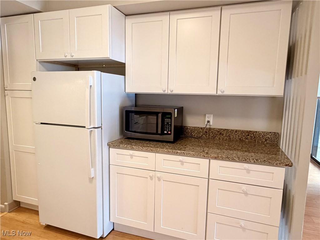 Oak Knolls Condo - Residential