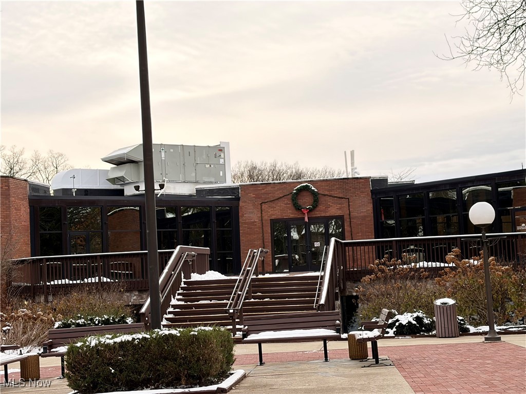 Oak Knolls Condo - Residential