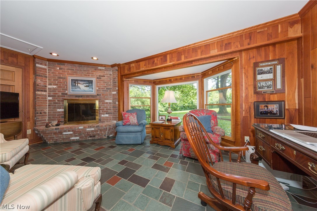 Russell 03 - Residential