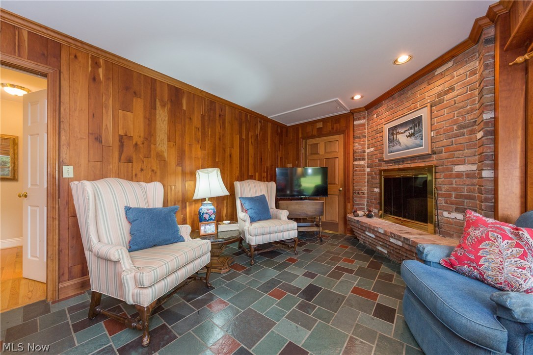 Russell 03 - Residential