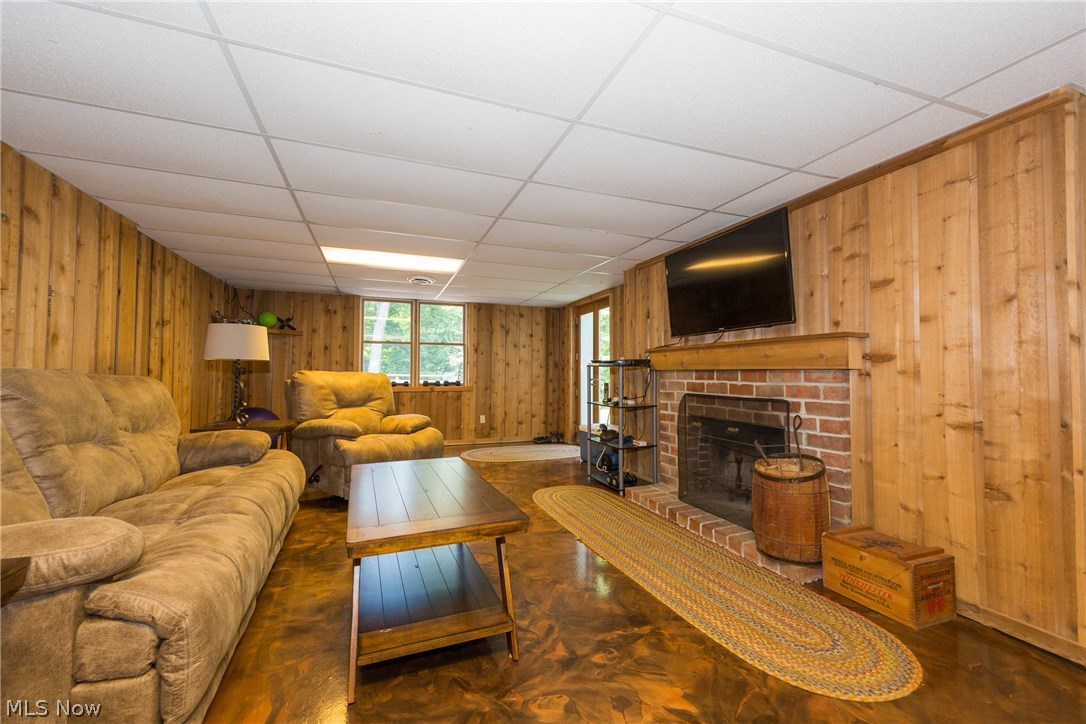 Russell 03 - Residential