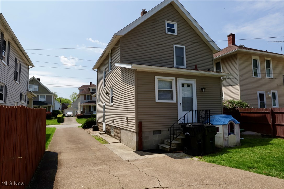 358 Oxford Avenue, Elyria, Ohio image 6