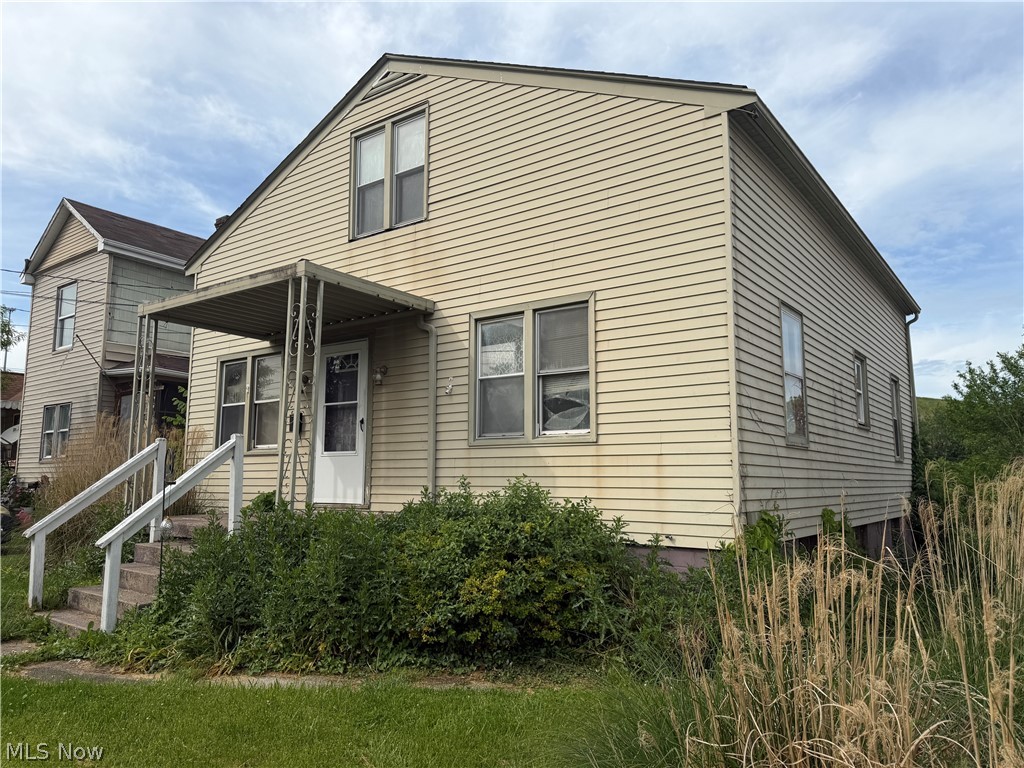 611 Western Avenue